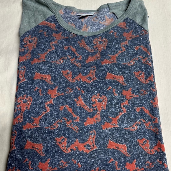 LuLaRoe Women’s Randy Tee Top, Size 3XL, NWT - Picture 2 of 5